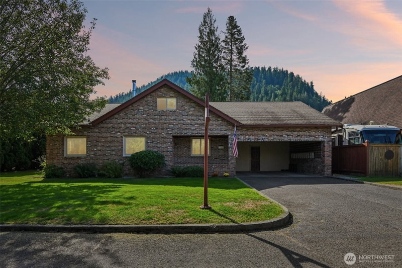 27527 SE 467th Place photo 1