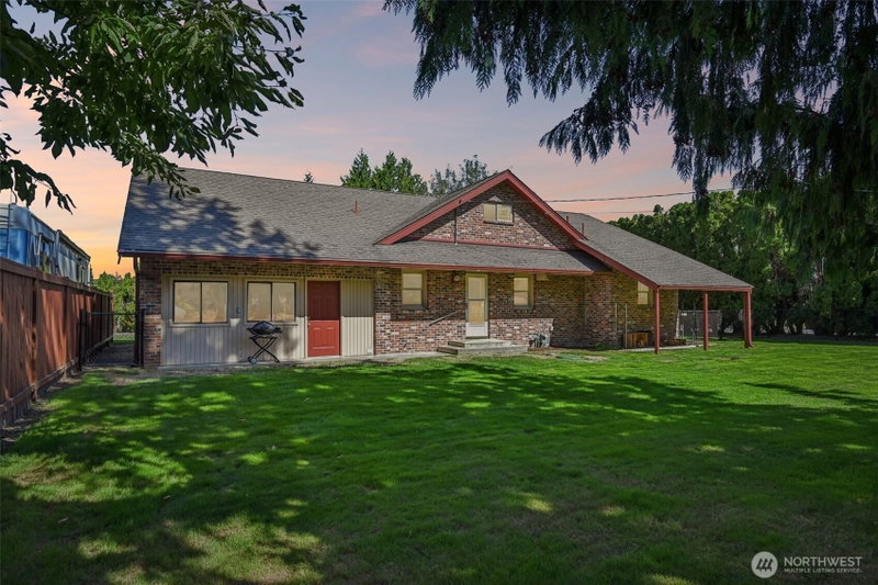 27527 SE 467th Place photo 2