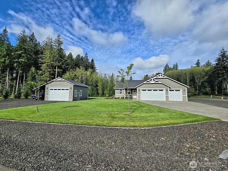 35 Stella Lane photo 1