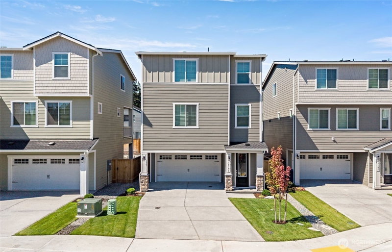 15124 87th Place E photo 1