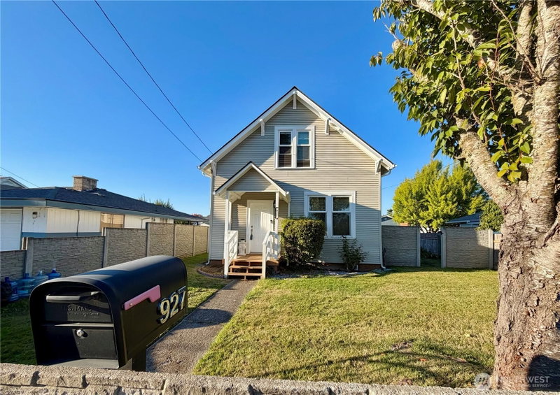 927 7th Avenue SW photo 1