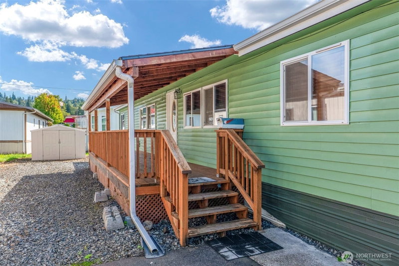 1006 S 12th Avenue photo 2
