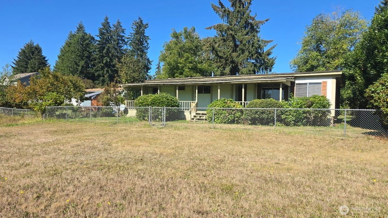22430 Cedarview Drive E photo 2