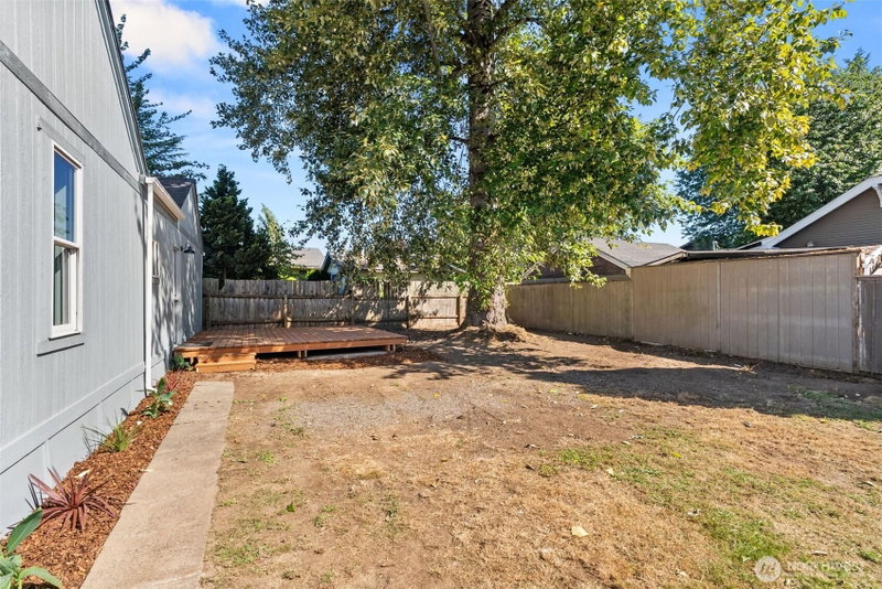 217 W Chestnut photo 29