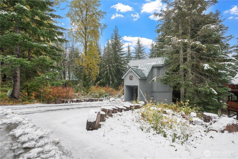180 Chamonix Place photo 2