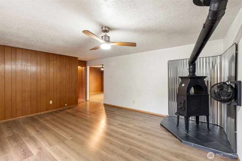 1003 E Street photo 2