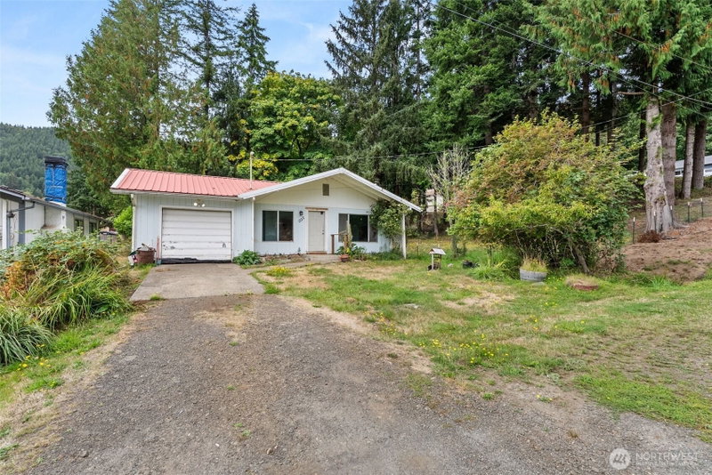 1222 Crescent photo 2