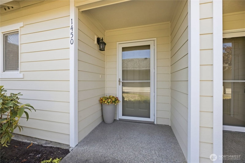 1450 Mountain View Drive photo 2