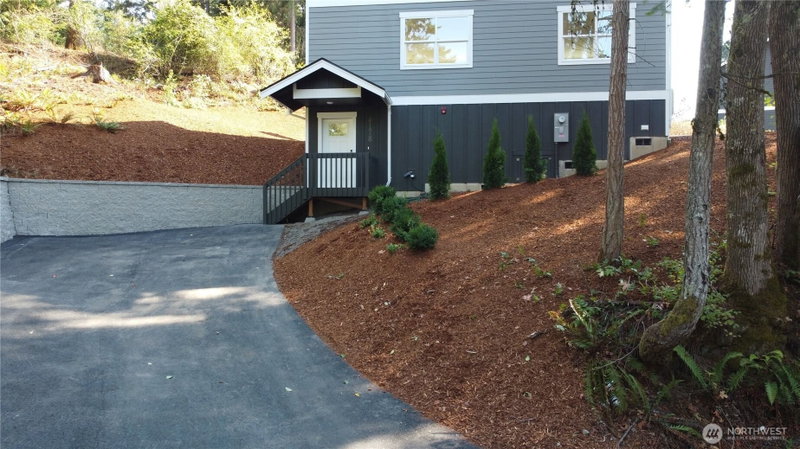 4178 Brays Way photo 2