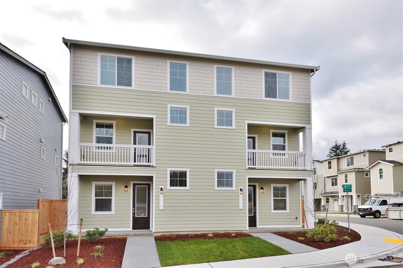 8779 151st Court E photo 1