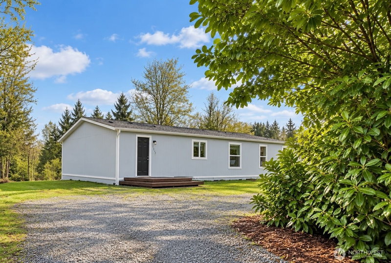 12818 Kapowsin Highlands Drive E photo 1