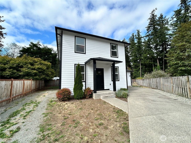 2708 Alderbrook Court N photo 2
