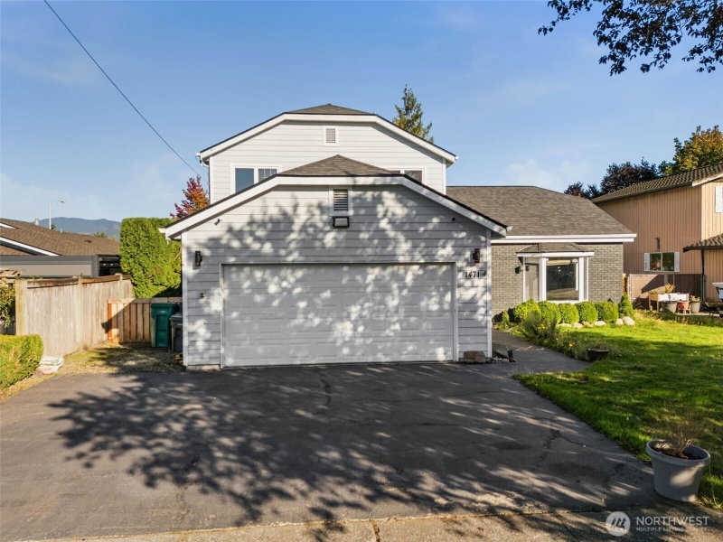 1471 Florence St photo 1