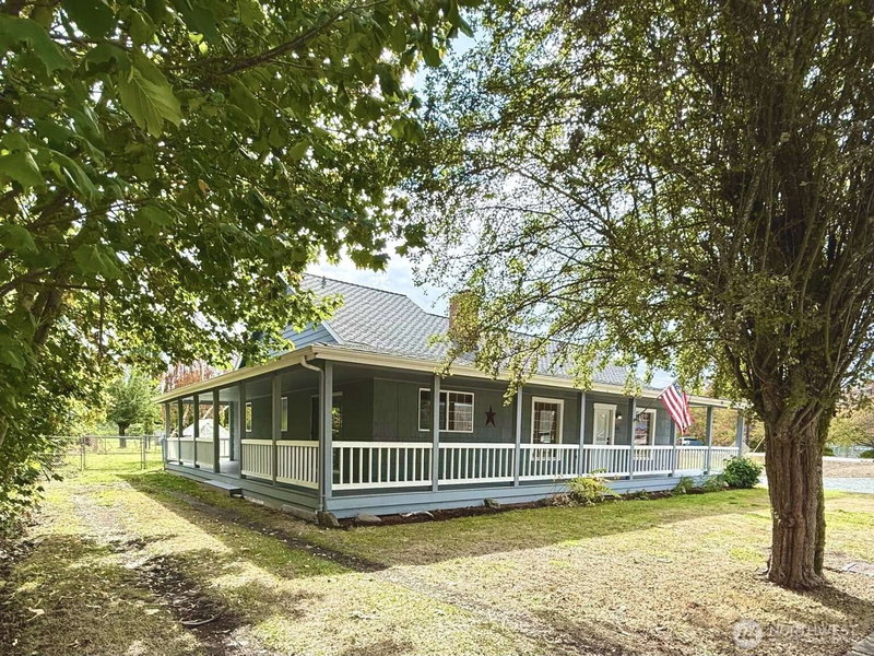 704 Kansas Street SW photo 2