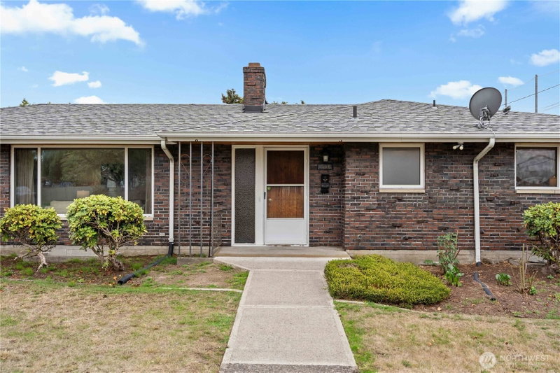 1516 G Street SE photo 2