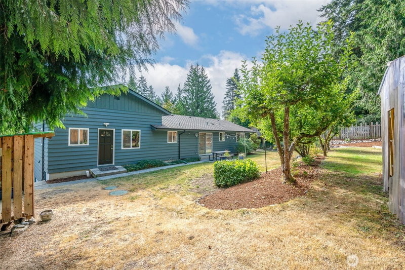 424 119th Avenue E photo 33