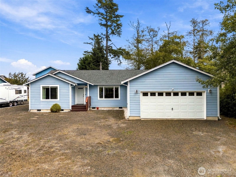 632 Duck Lake Drive SE photo 2