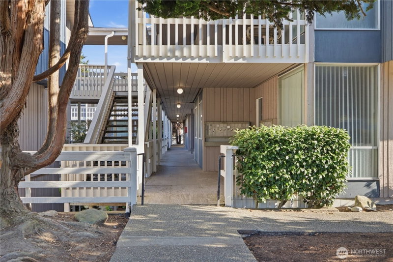 219 5th Street photo 2