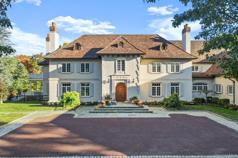 4 Cowdray Park Drive