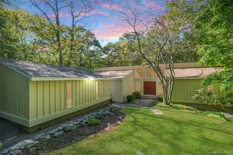 22 Peters Lane