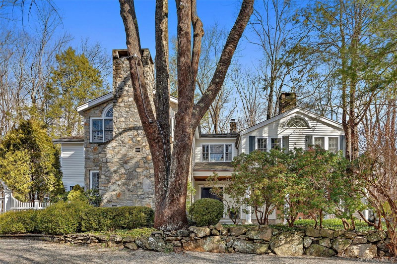 72 Old Mill River Road