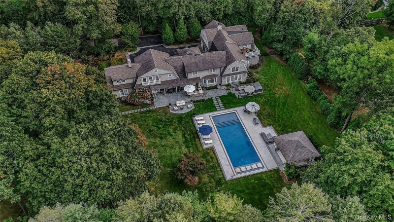 192 Burtis Lane