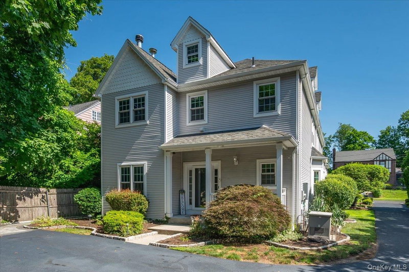 76 Smith Avenue
