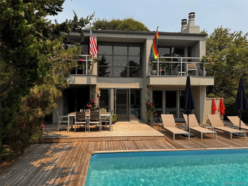 77 Bay Walk