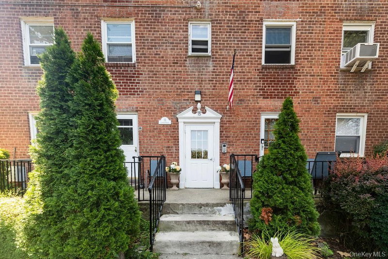 15 LEEWOOD Circle Unit 1R