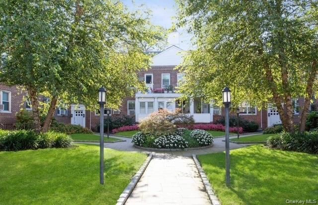 1385 Broadway Unit A33