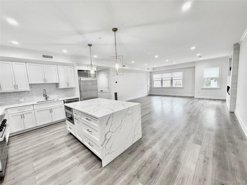 585 Main St St Unit 1A