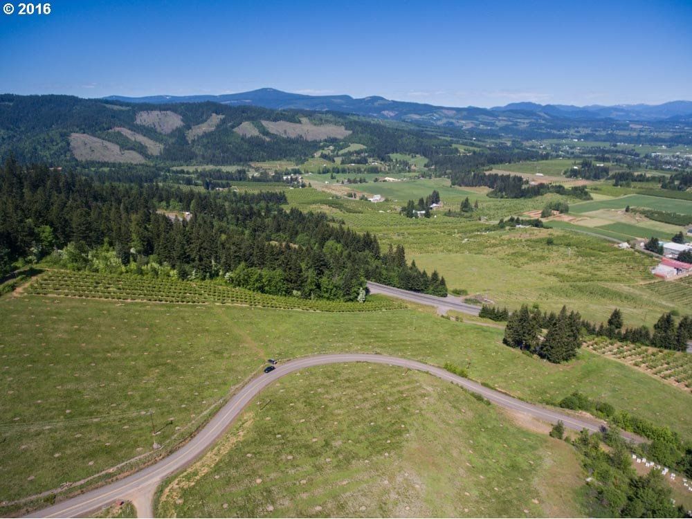 Listing photo 5 of 26, 4245 HWY 35, Hood River, OR, 97031