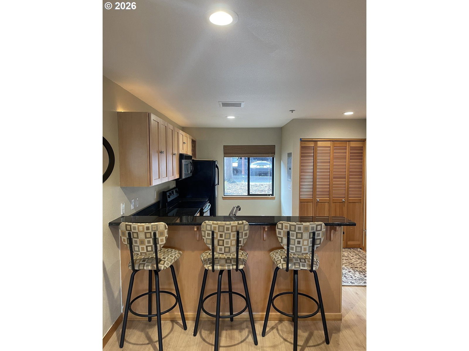 Listing photo 4 of 36, 810 NW NAITO PKWY #F-10, Portland, OR, 97209
