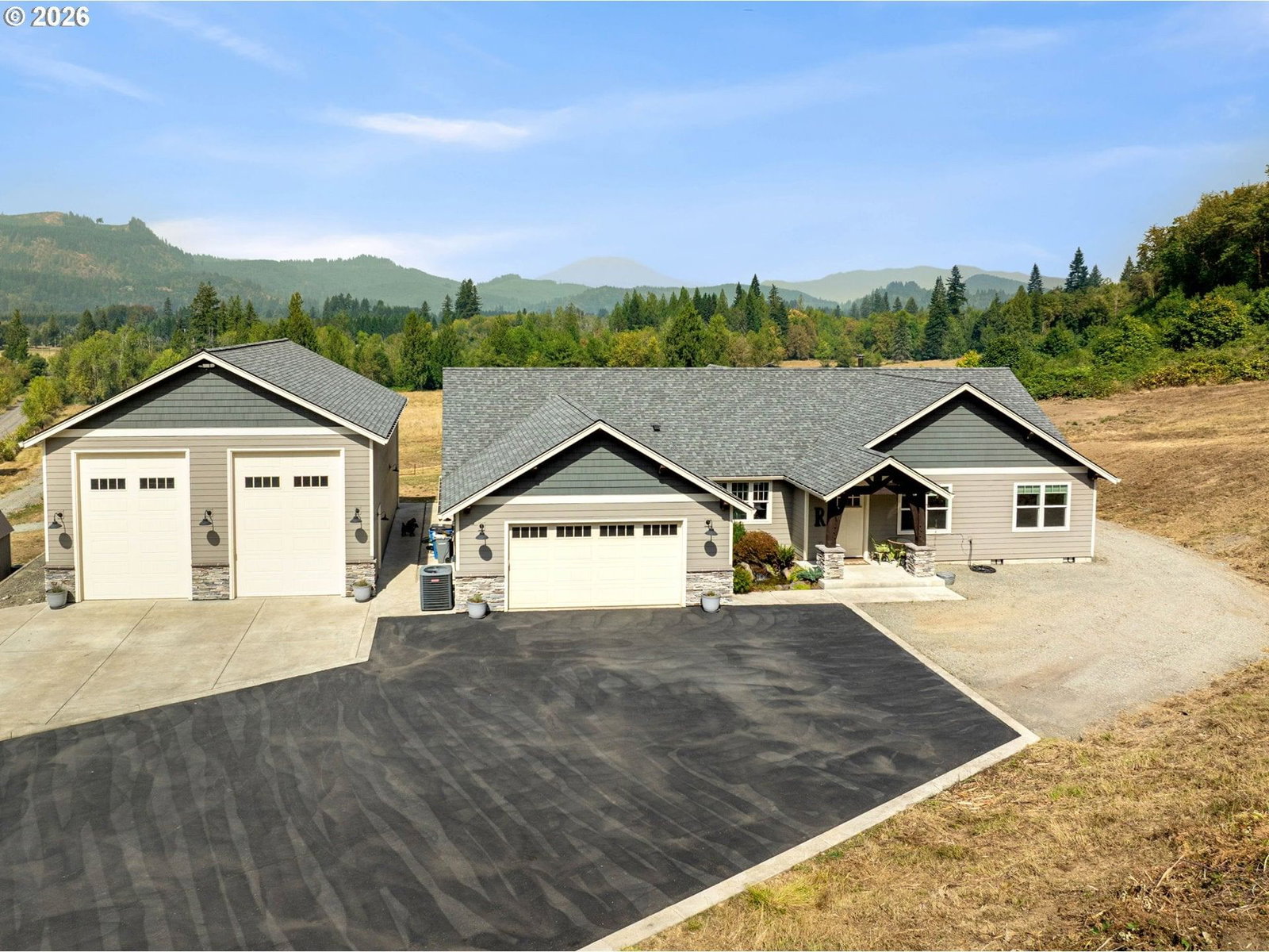 Listing photo 1 of 6