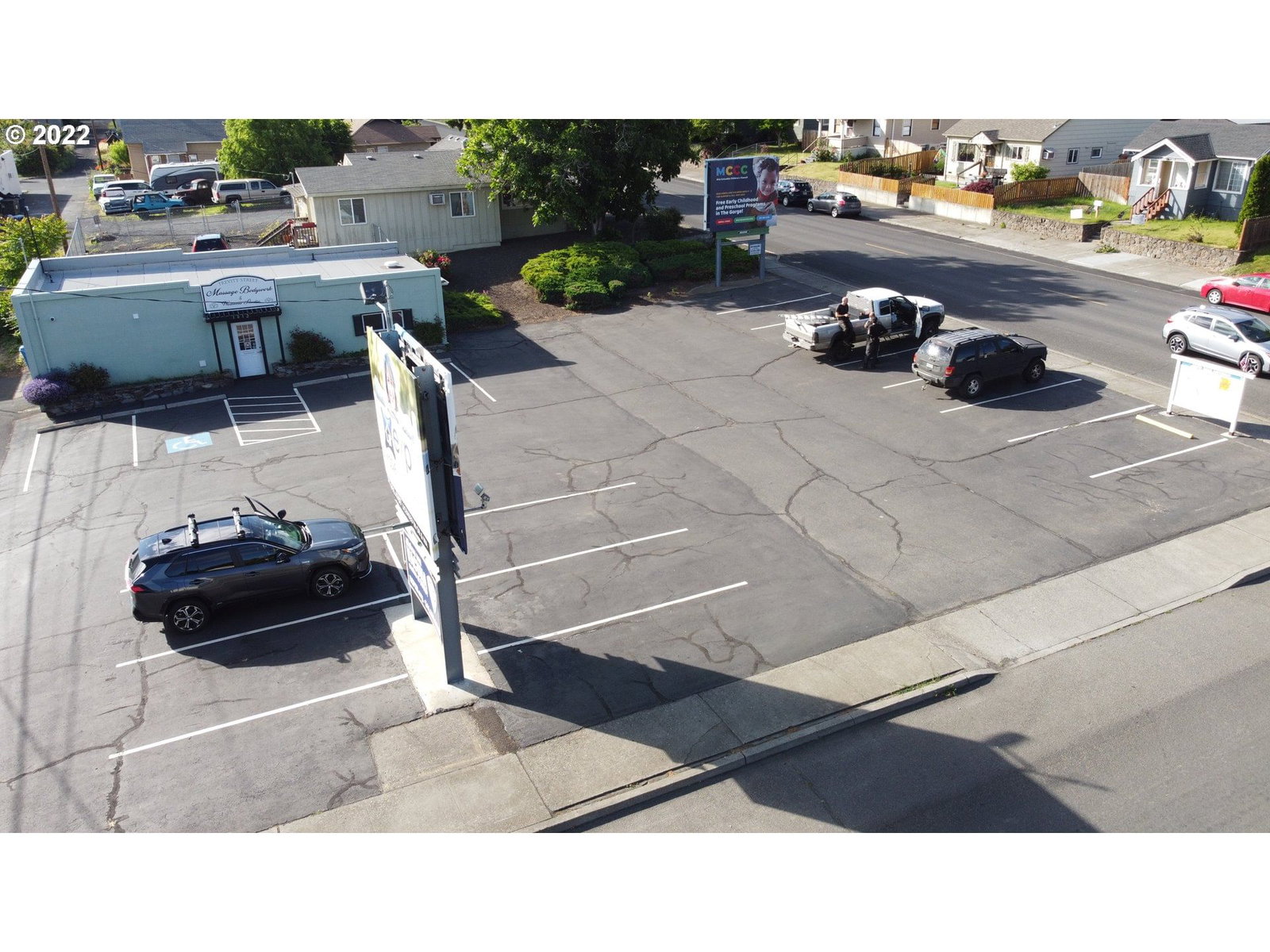 Listing photo 4 of 15, 1012 TREVITT St, The Dalles, OR, 97058