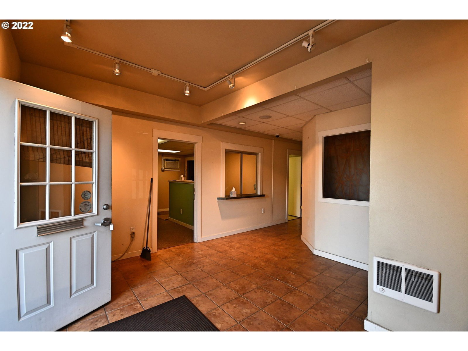 Listing photo 5 of 15, 1012 TREVITT St, The Dalles, OR, 97058
