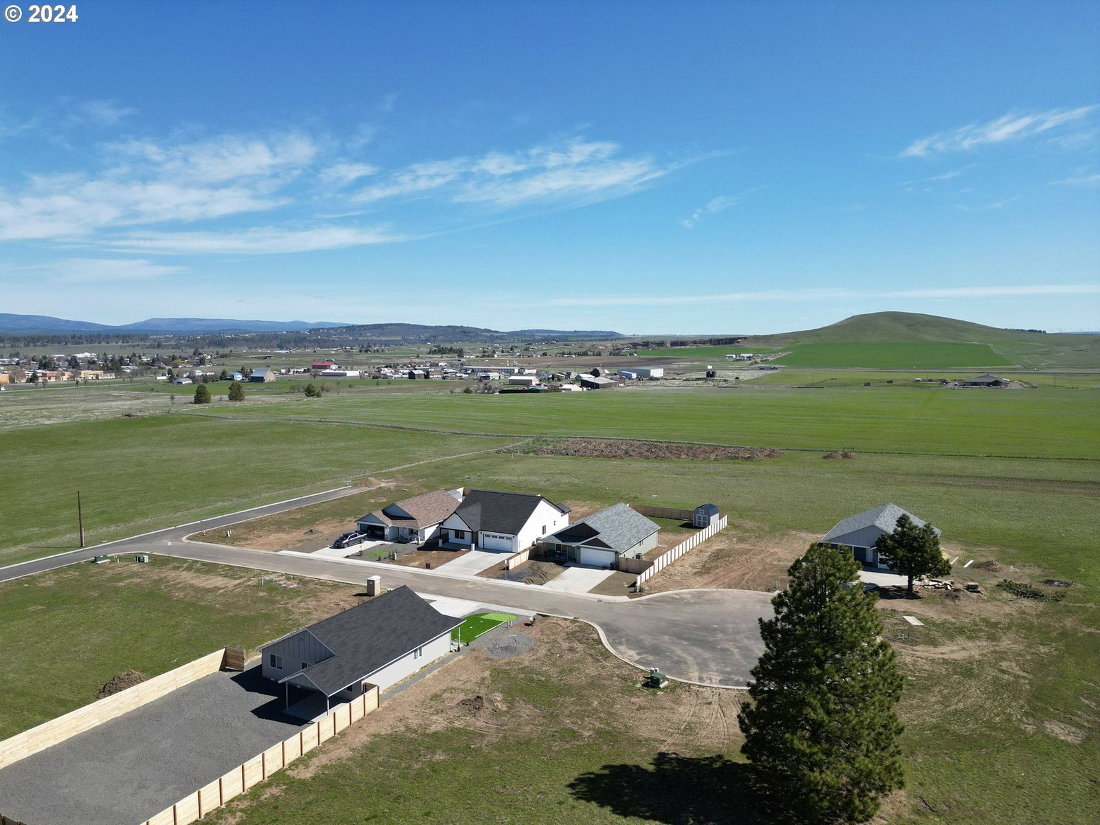 Listing photo 4 of 22, Highland CT, Goldendale, WA, 98620
