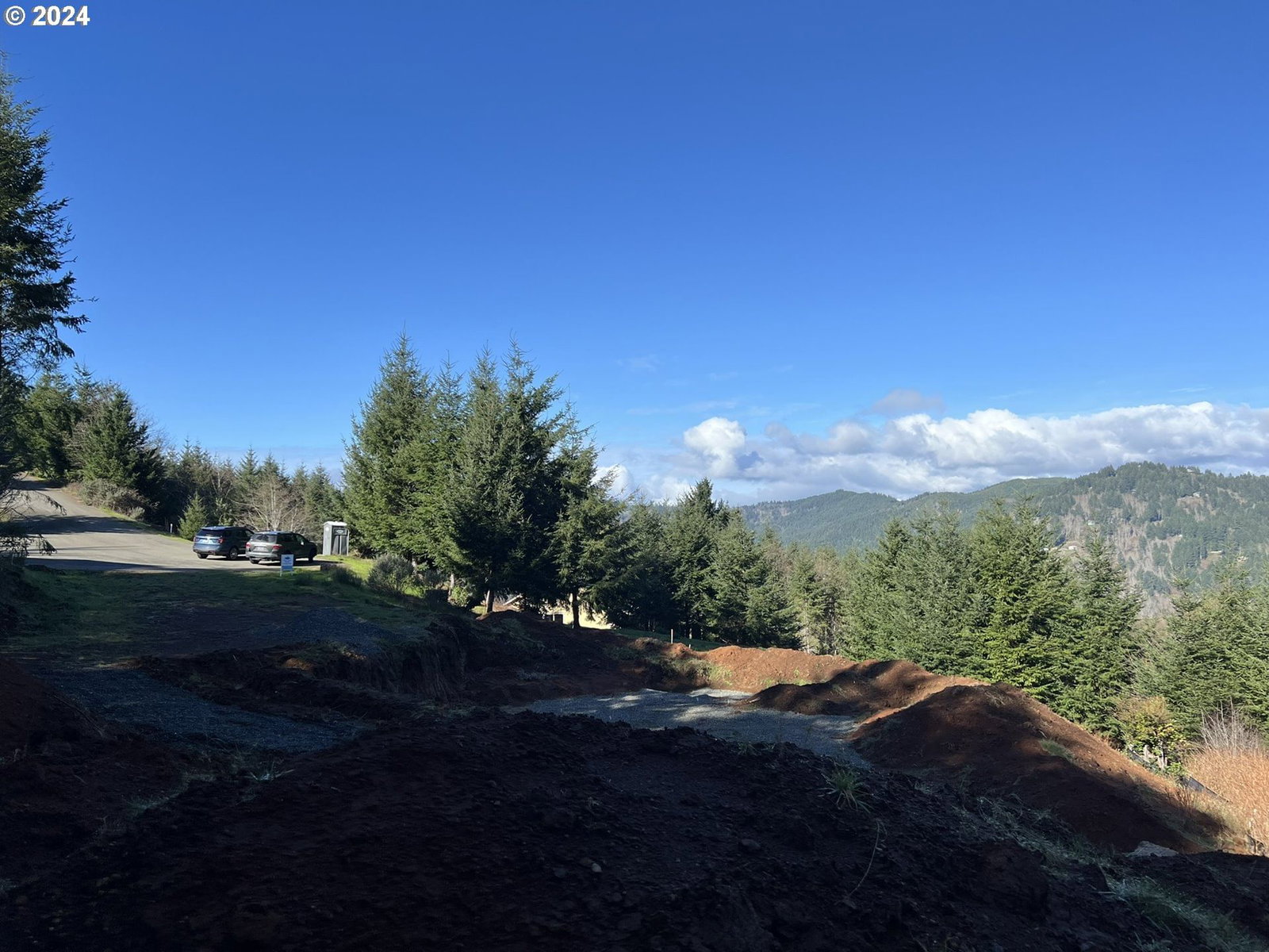 Listing photo 4 of 14, 98215 Sunforest CT #14, Brookings, OR, 97415