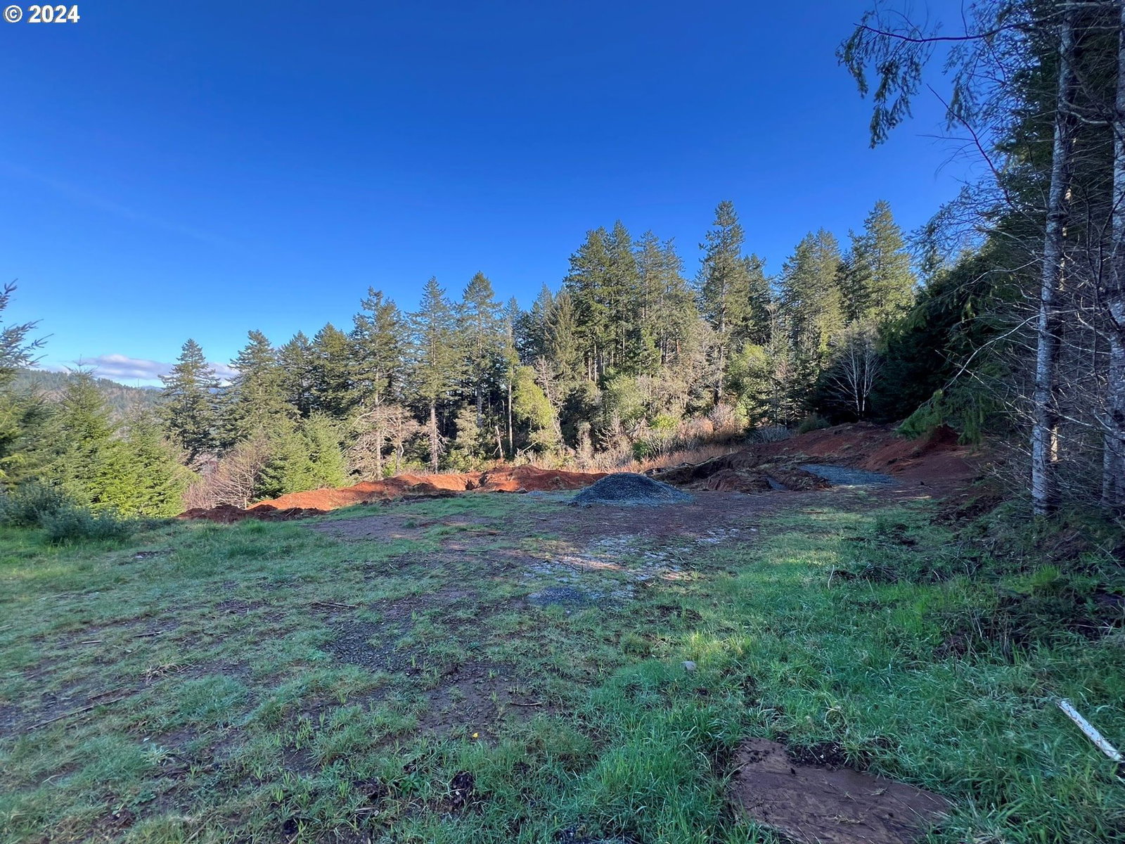 Listing photo 5 of 14, 98215 Sunforest CT #14, Brookings, OR, 97415