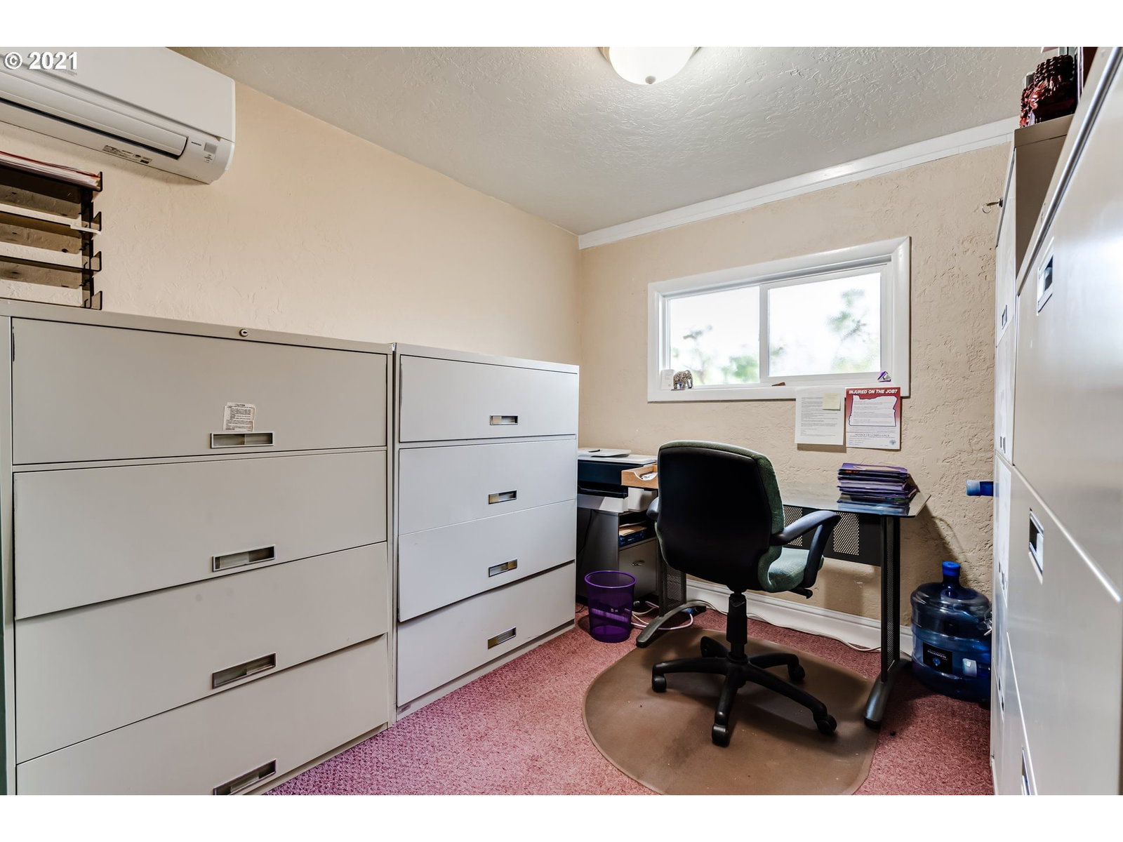 Listing photo 4 of 13, 502 E WHITEAKER AVE, Cottage Grove, OR, 97424