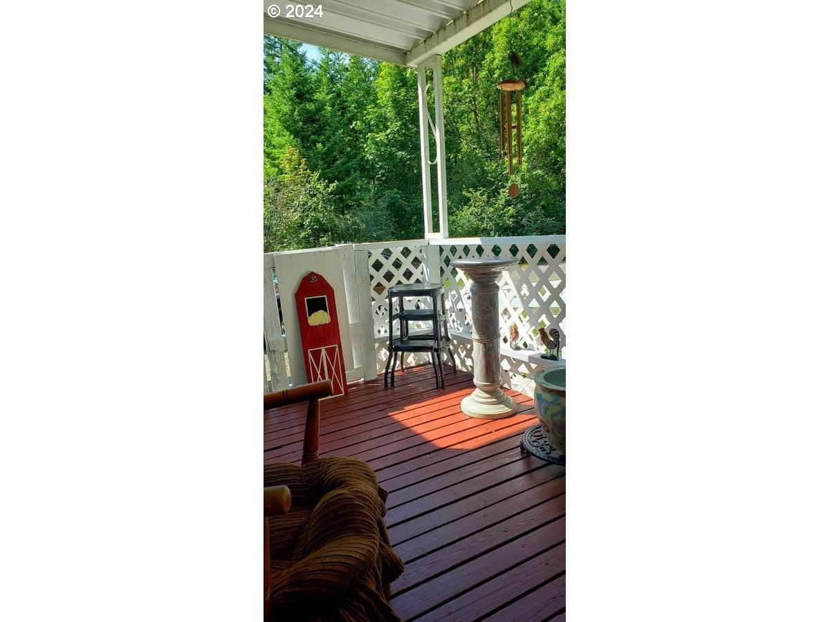 Listing photo 4 of 21, 49220 MOUNTAIN VIEW RD, Oakridge, OR, 97463