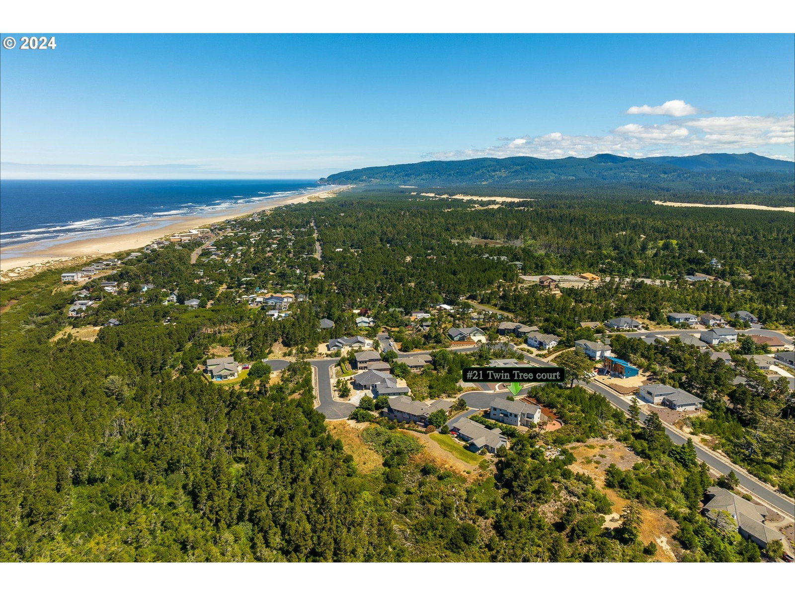 Listing photo 4 of 36, 21 TWIN TREE CT, Florence, OR, 97439