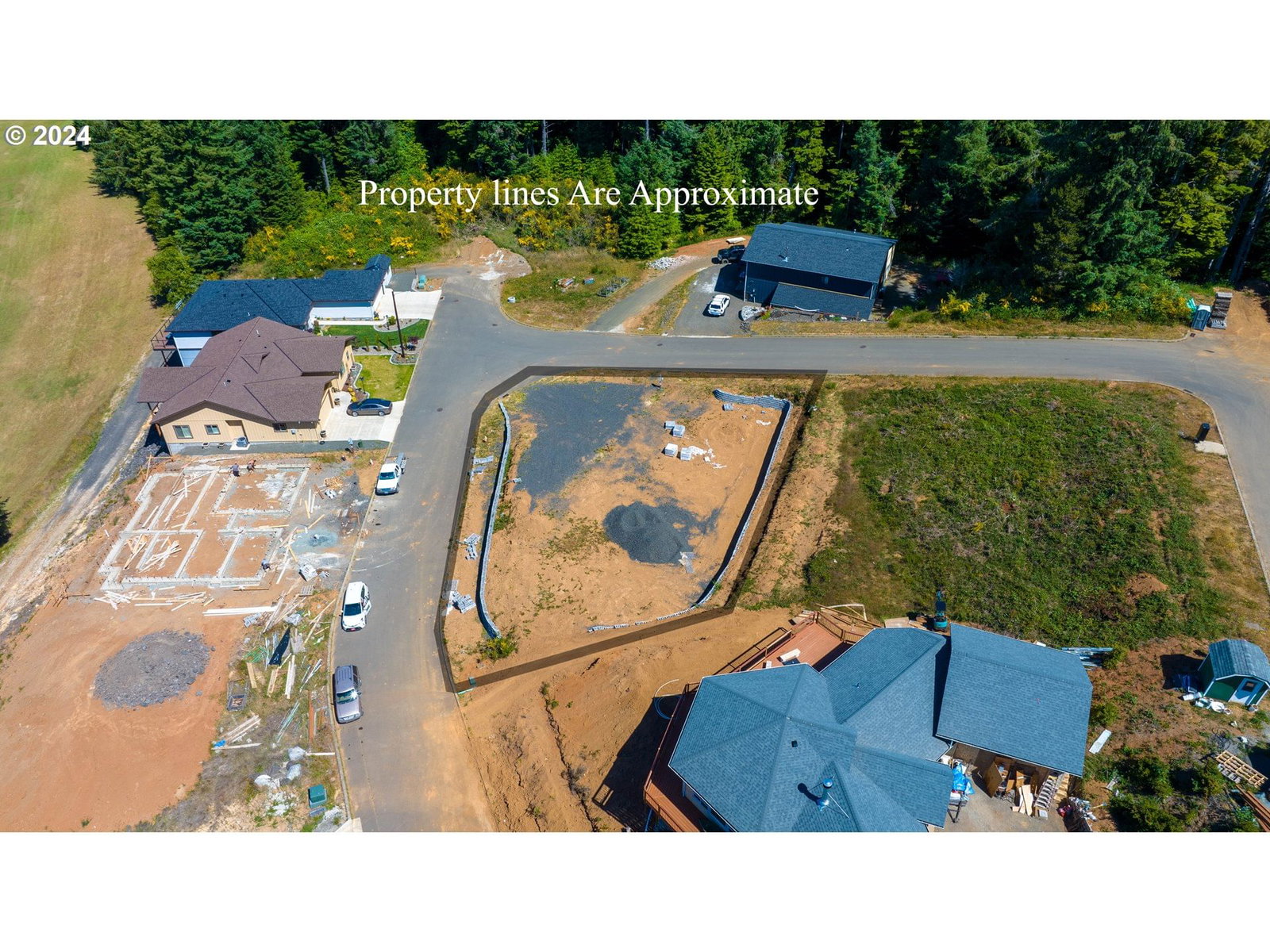 Listing photo 4 of 9, 856 MASTERS CT, Reedsport, OR, 97467