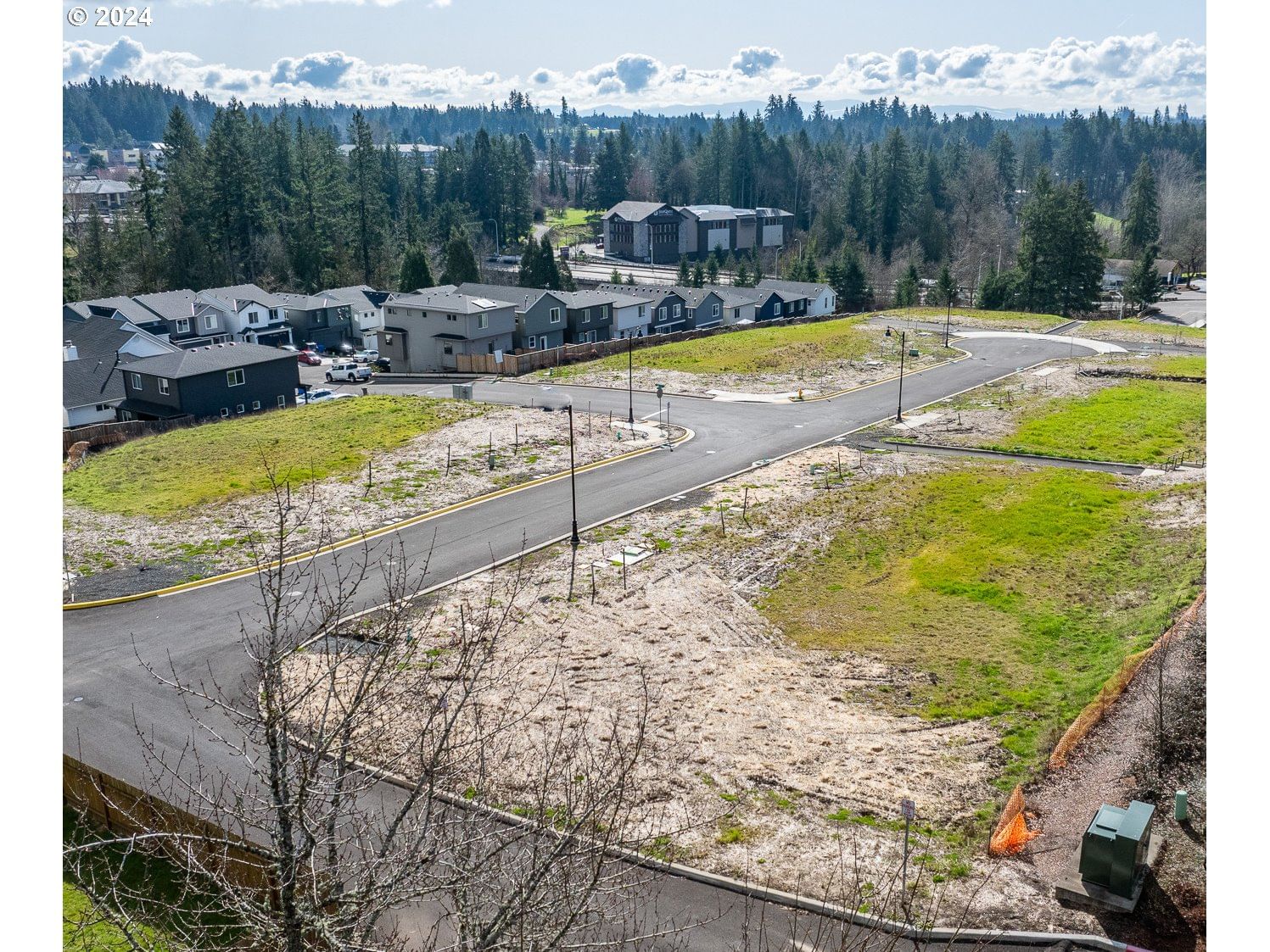 Listing photo 4 of 5, 12801 SE Foxwood LN, Happy Valley, OR, 97086