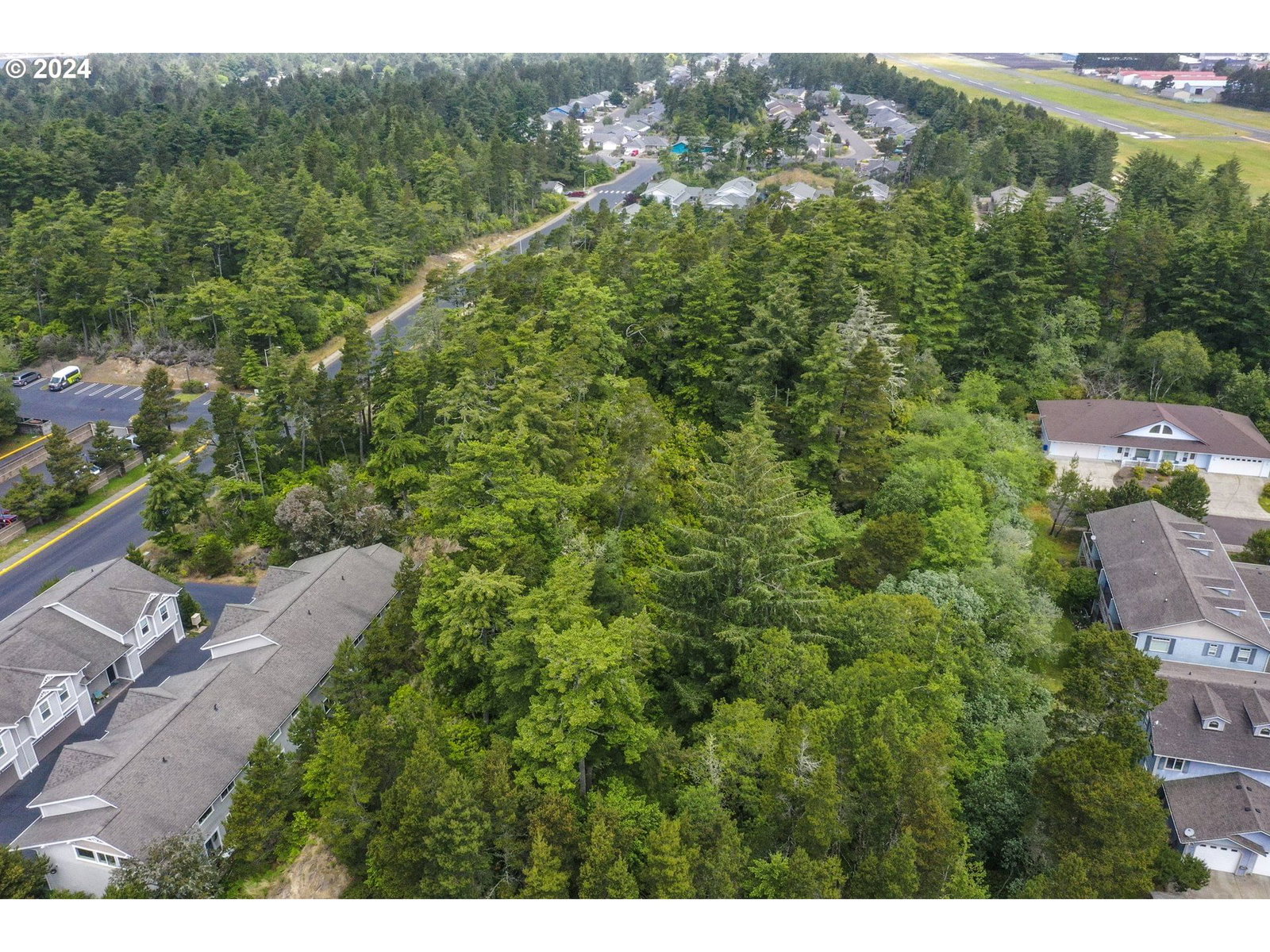 Listing photo 4 of 10, Hemlock ST, Florence, OR, 97439