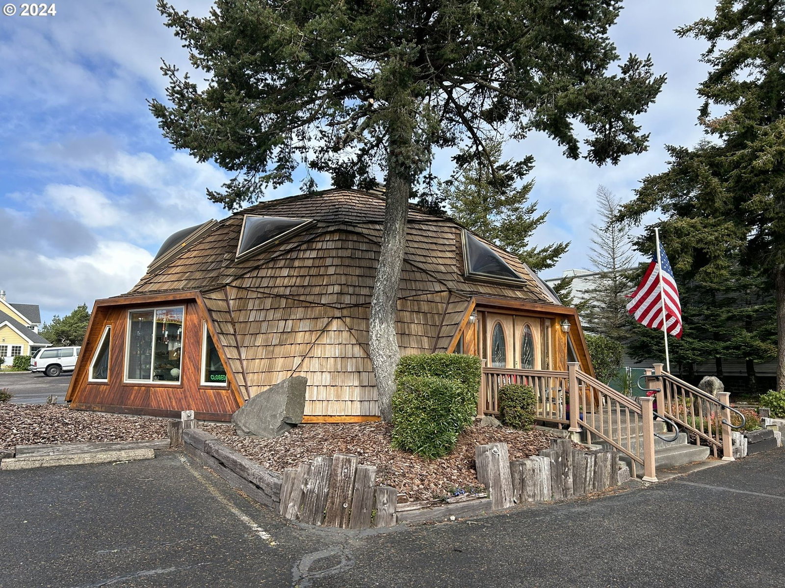 Listing photo 4 of 13, 2217 HIGHWAY 101, Florence, OR, 97439