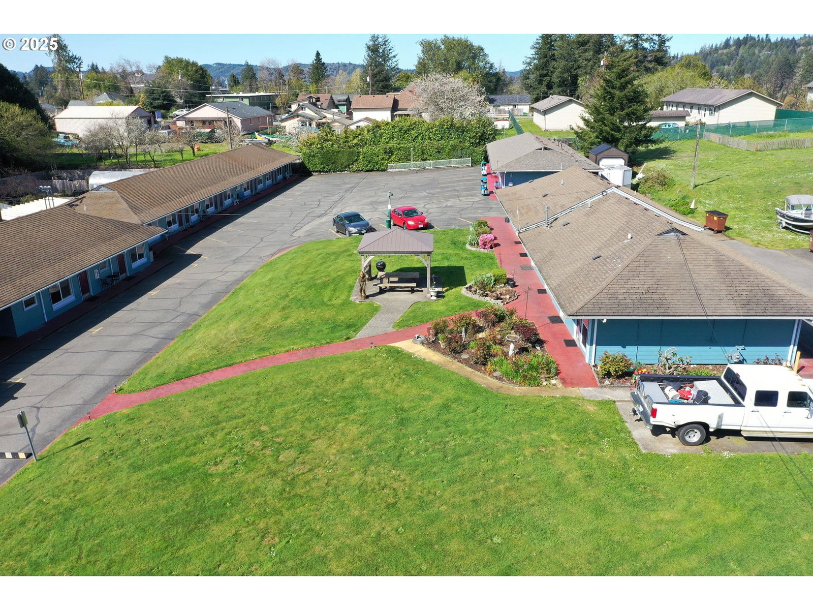 Listing photo 4 of 48, 787 N CENTRAL BLVD, Coquille, OR, 97423