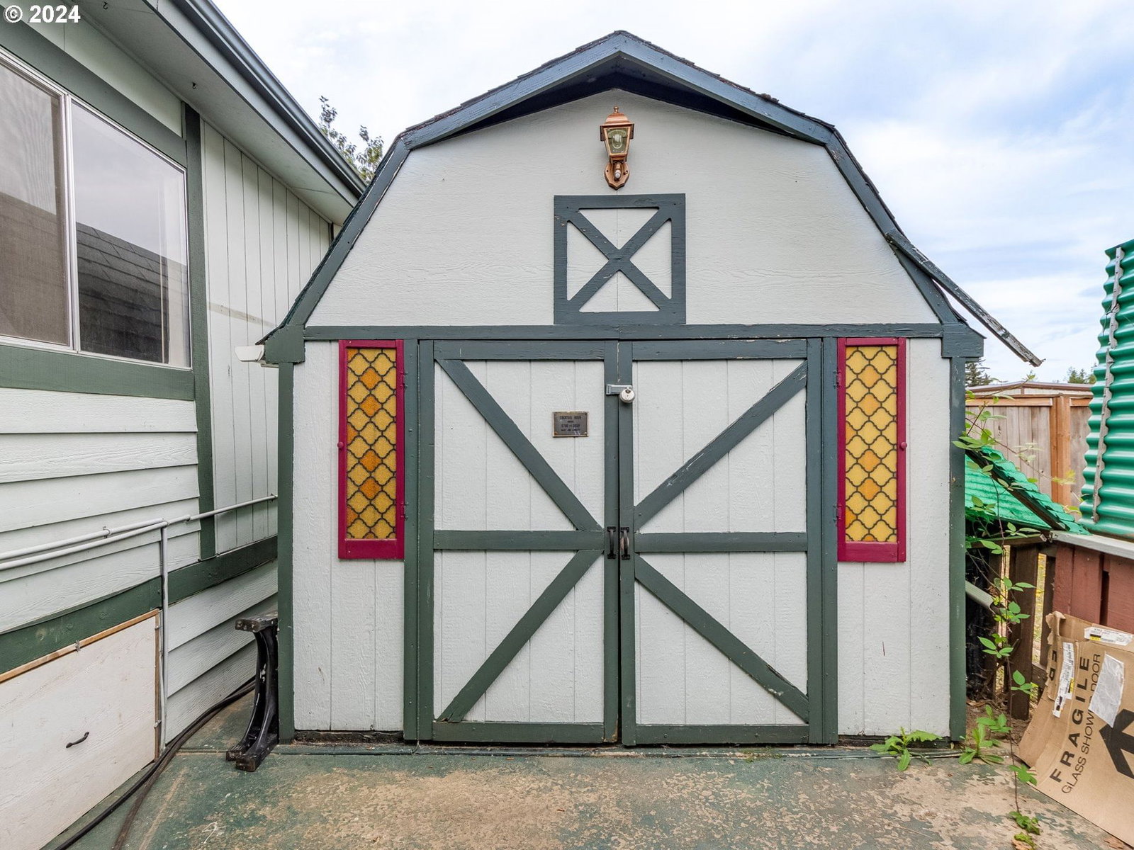 Listing photo 4 of 37, 21100 NE SANDY BLVD #18, Fairview, OR, 97024