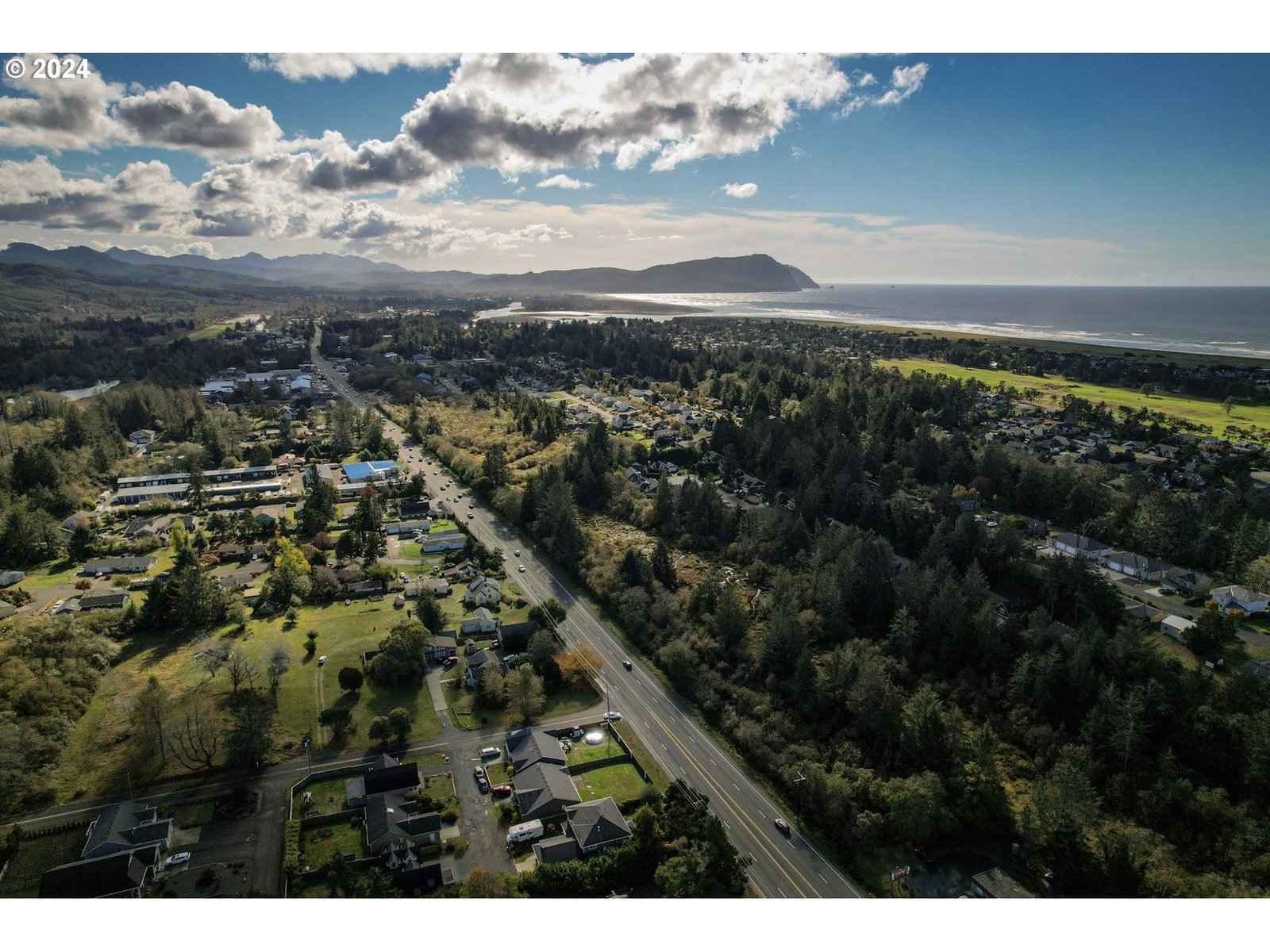 Listing photo 5 of 18, 4253 Hwy 101 N, Gearhart, OR, 97138