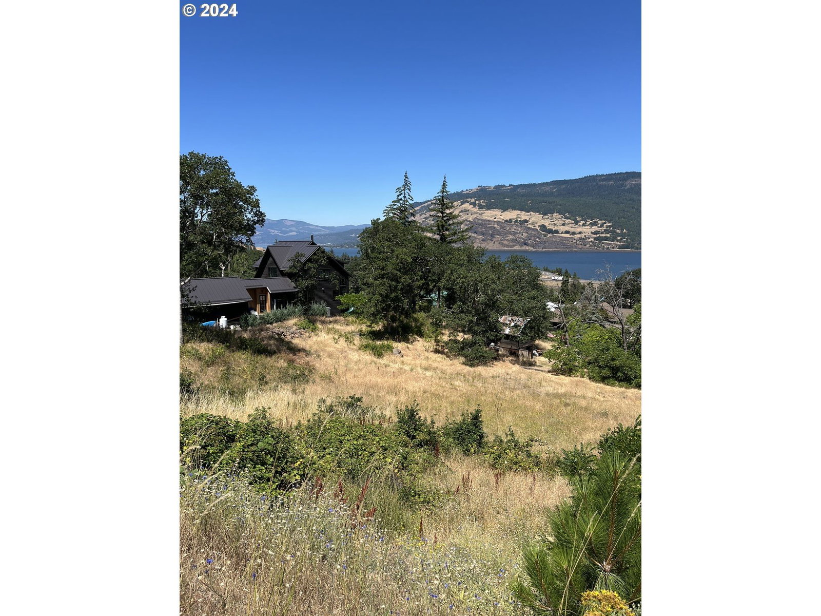 Listing photo 4 of 7, 775 Fifth AVE #23, Mosier, OR, 97040
